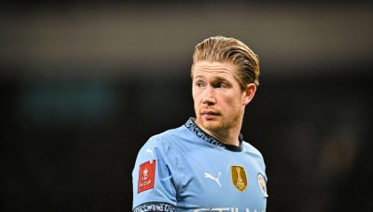 降薪22.5万英镑！曝德布劳内接受替补，曼城仅续约1年，瓜帅冷眼旁观