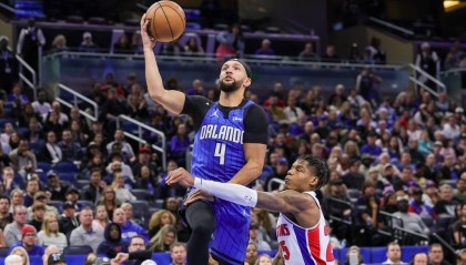 魔术官方:萨格斯成功接受左膝关节镜手术 赛季报销